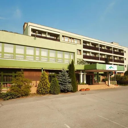 Dam Hotel 3*