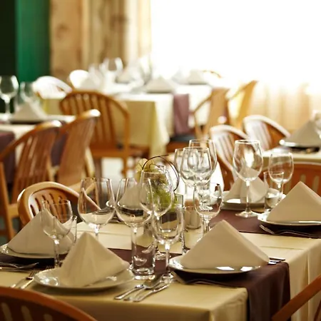 Dam Hotel 3*