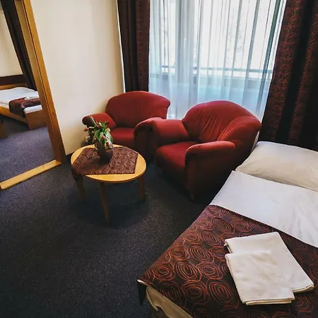 Dam Hotel 3*